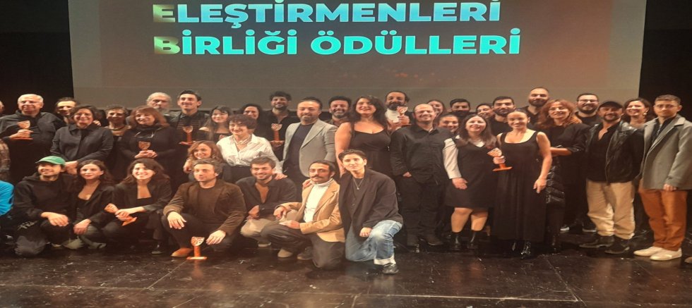 GENCO ERKAL ÖZEL ÖDÜLÜ  ŞEHİR TİYATROLARINA ÇOK YAKIŞTI